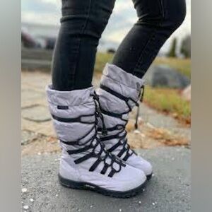 Baffin Women's Black and Gray Winter Boots